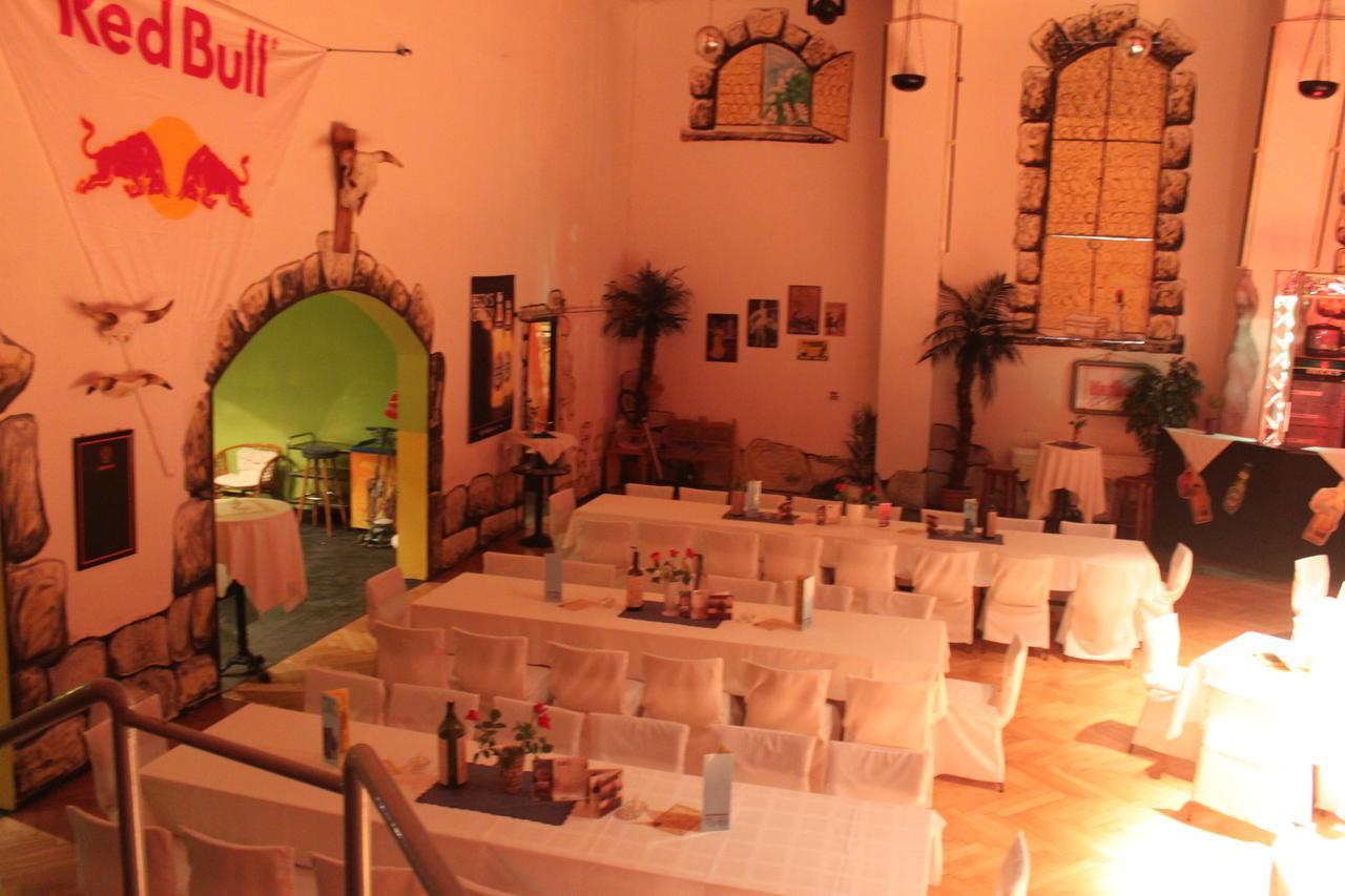 Pension Und Restaurant Die Burg Ehrenfriedersdorf Esterno foto