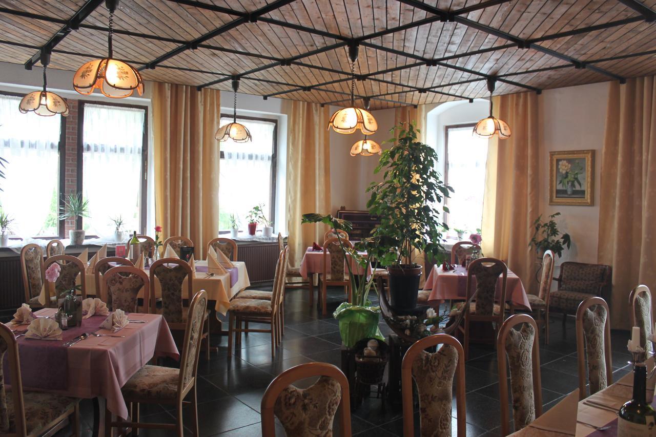 Pension Und Restaurant Die Burg Ehrenfriedersdorf Esterno foto