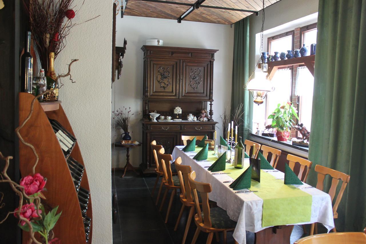 Pension Und Restaurant Die Burg Ehrenfriedersdorf Esterno foto
