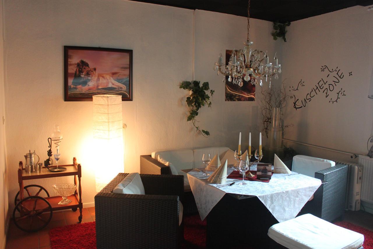 Pension Und Restaurant Die Burg Ehrenfriedersdorf Esterno foto
