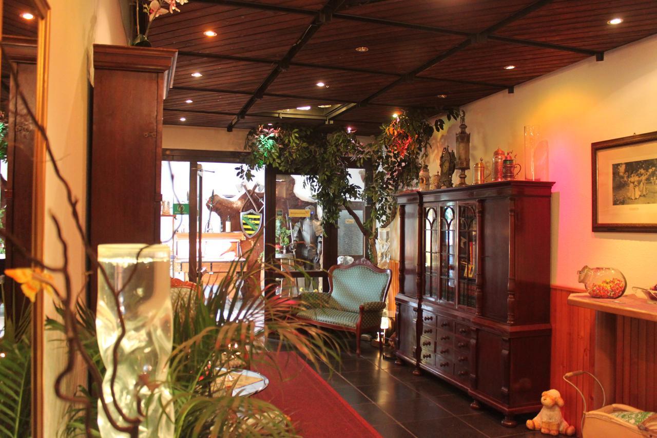 Pension Und Restaurant Die Burg Ehrenfriedersdorf Esterno foto