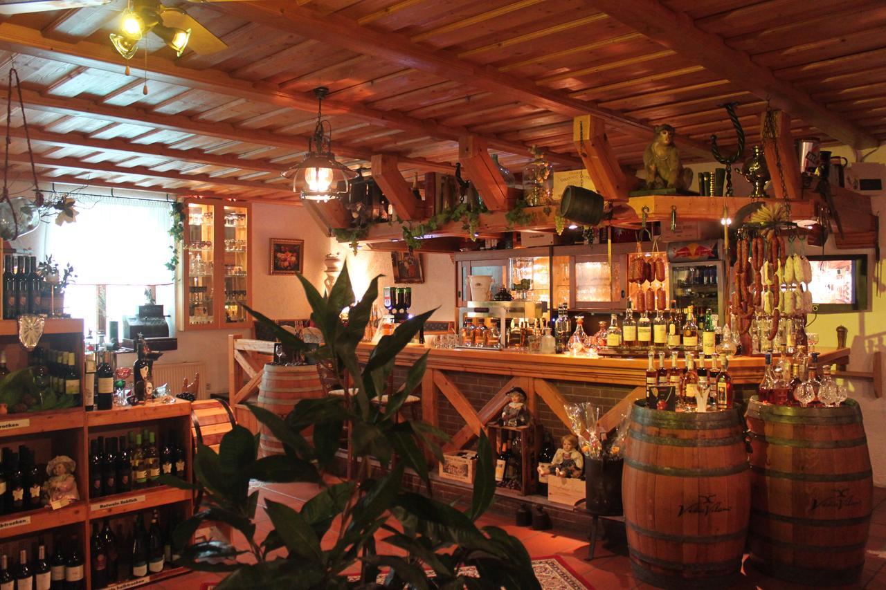 Pension Und Restaurant Die Burg Ehrenfriedersdorf Esterno foto