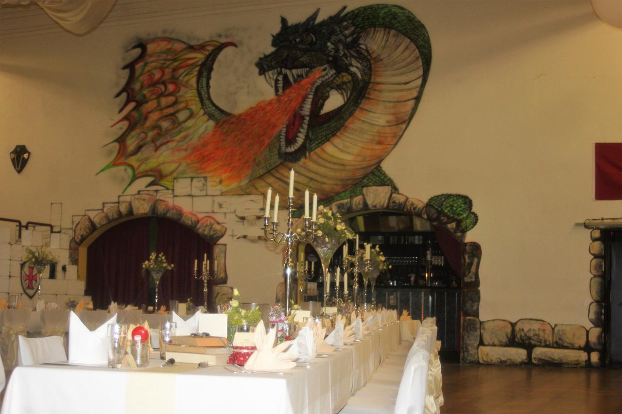 Pension Und Restaurant Die Burg Ehrenfriedersdorf Esterno foto