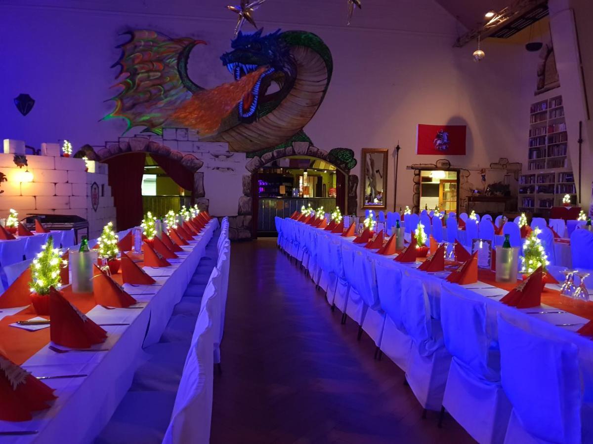 Pension Und Restaurant Die Burg Ehrenfriedersdorf Esterno foto